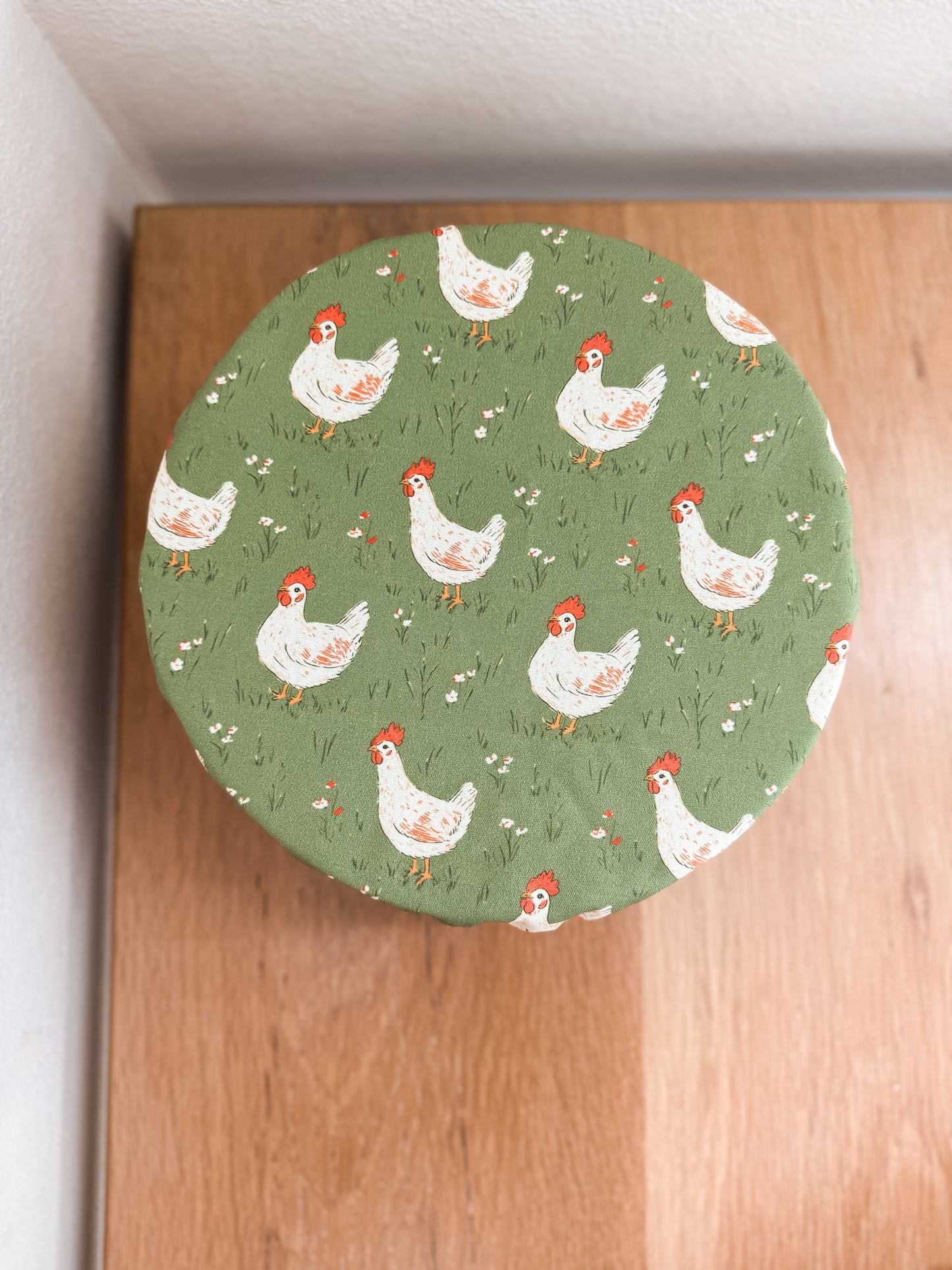 Homestead Chickens Bowl Cover - 11in